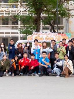 Cổng game ZingPlay tổ chức chuyến xe Kết Lộc đưa sinh viên về nhà đón Tết