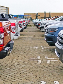 Xe Ford chảy dầu: Cục bảo vệ người tiêu dùng làm việc với chủ xe khiếu nại