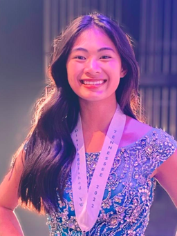 Nữ sinh gốc Việt nhận giải thưởng ưu tú