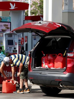 Nhân viên cây xăng bỗng dưng nhận 3,4 triệu USD trợ cấp Covid-19 tại Mỹ