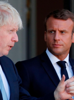 Tổng thống Pháp gọi Thủ tướng Anh là gã hề?