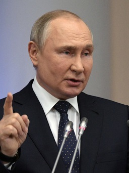 Tổng thống Putin dọa đáp trả hành động can thiệp xung đột Ukraine