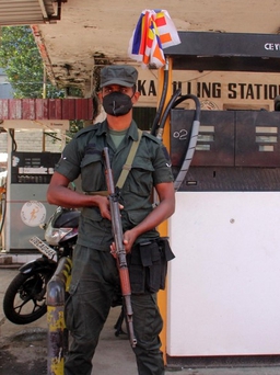 Quân đội Sri Lanka nổ súng dẹp loạn giữa đợt thiếu xăng dầu