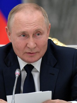 Tổng thống Putin thách phương Tây đánh bại Nga trên chiến trường