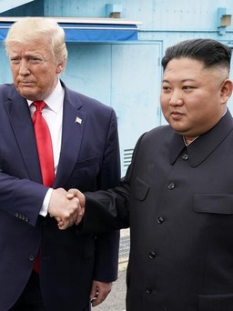 Ông Trump chia sẻ thư mật với ông Kim Jong-un cho nhà báo?