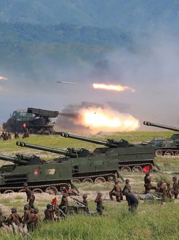 Mỹ tuyên bố phát hiện Triều Tiên lén chuyển đạn pháo cho Nga