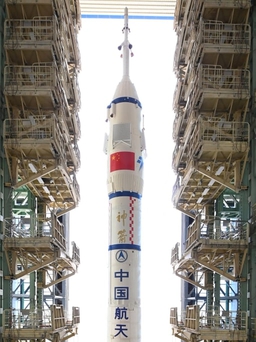 Trung Quốc đưa phi hành gia lên trạm không gian trong sứ mệnh lịch sử