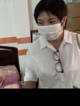 TP.HCM: Bắt nữ giám đốc lừa đảo mua bán găng tay y tế
