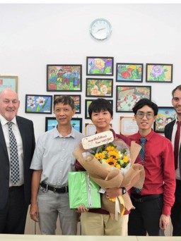 Một học sinh lớp 10 của Việt Nam đạt danh hiệu Thủ khoa thế giới