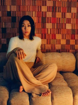 ‘Công chúa J-pop’ Hikaru Utada ‘gây sốt’ khi tung MV quay trong phòng khách