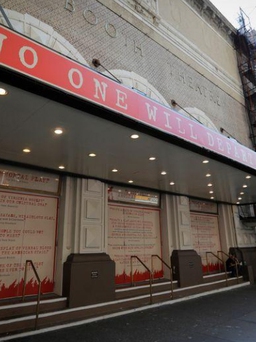 100 ngàn người mất thu nhập khi Sân khấu Broadway tiếp tục đóng cửa