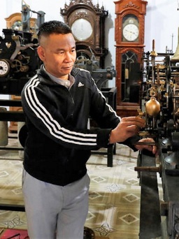 Người Việt sở hữu ‘bảo tàng’ đồng hồ nhà thờ châu Âu hiếm có