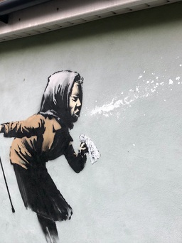 Tác phẩm của nghệ sĩ graffiti Banksy giúp ngôi nhà ở Anh tăng giá nhiều lần