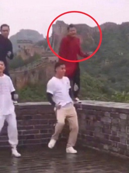 Diễn viên Trung Quốc hứng chỉ trích vì quay clip nhảy trên Vạn Lý Trường Thành