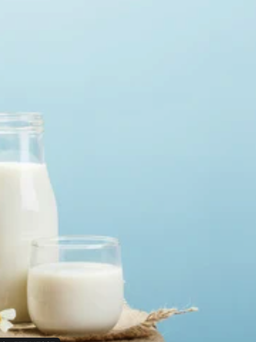Có nên pha thuốc vào sữa, nước trái cây cho trẻ dễ uống?
