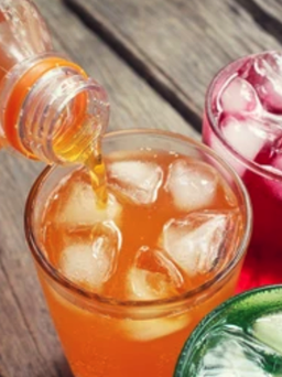 Uống rượu pha nước ngọt làm tăng độc tính lên thần kinh