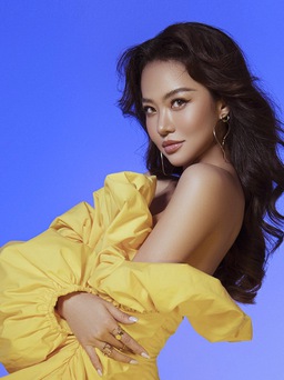 Hoa hậu - MC Kiều Ngân tung bộ ảnh khoe chân dài gợi cảm đón tuổi mới