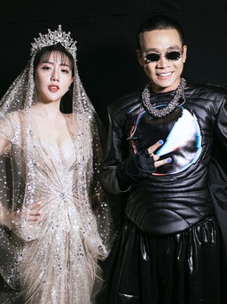 Rapper Wowy - Joli Poli ra mắt hit mới 'Cứu công chúa' tại show diễn thời trang