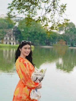 Top 6 Miss World 2021 Pricilia Carla Yules thả dáng thướt tha giữa thủ đô Hà Nội