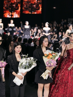 Siêu mẫu Hoàng Yến, Thanh Hằng 'khuấy đảo' sàn diễn Vietnam International Fashion Week tại Hà Nội