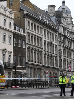 Vụ tấn công London: IS nhận trách nhiệm, nghi phạm từng bị theo dõi