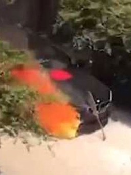 BMW mới mua cháy trụi trong lễ cúng