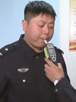 Ăn sầu riêng làm máy đo báo có nồng độ cồn?