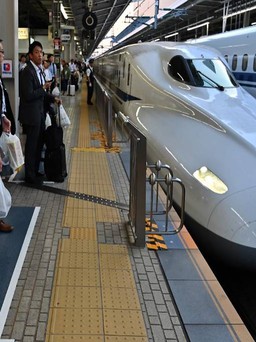 Sự cố cửa mở khi tàu cao tốc chạy 280 km/giờ gây trễ nhiều chuyến tàu ở Nhật Bản