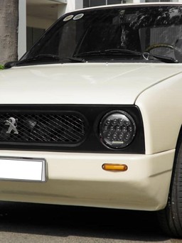 Người Sài Gòn 'phục dựng' Peugeot 205 1983 kết hợp nét tân thời