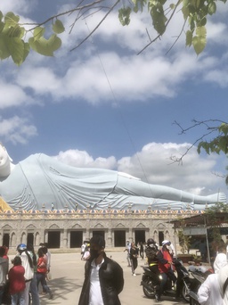 Đầu năm du xuân ở xứ ‘đệ nhất’ Phật giáo Nam tông Khmer