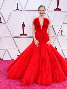 Những ngôi sao ăn mặc đẹp nhất tại Lễ trao giải Oscar 2021