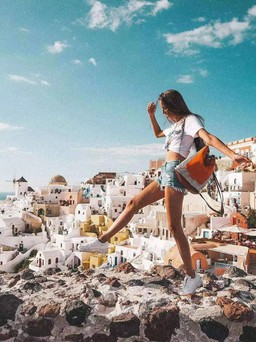 Quần short và áo phông là combo thiết thực nhất cho mùa nóng