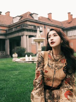 Angelababy diện váy họa tiết lá đỏ tôn vòng eo con kiến