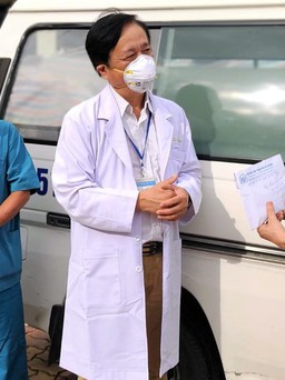Hội Nhà văn TP.HCM tiếp tục trao 100 triệu đồng hỗ trợ tuyến đầu