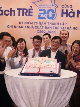 Các nhà văn Hồ Anh Thái, Bảo Ninh, Dương Hướng 'gây sốc' nhân sinh nhật NXB Trẻ