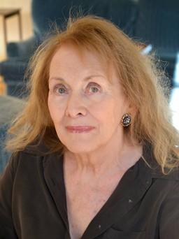 Đời tư kín tiếng của nữ văn sĩ Pháp Annie Ernaux giải Nobel Văn chương 2022