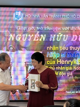 Nhà văn, dịch giả Nguyễn Hữu Dũng và 'Hiệp sĩ thánh chiến' lần đầu xung trận