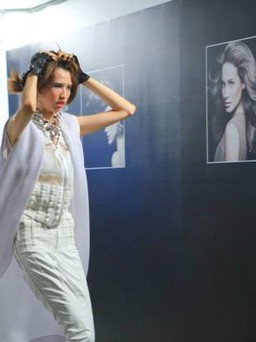 Thí sinh cao 1,9 m của Vietnam’s Next Top Model 2015 gặp khó trong thử thách làm tóc