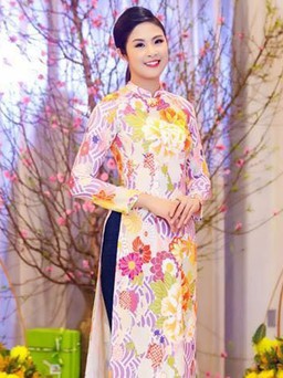 Hoa hậu Ngọc Hân thiết kế áo dài