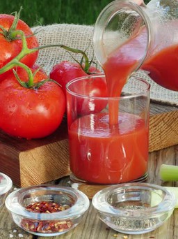 Lợi ích bất ngờ của ly nước ép cà chua