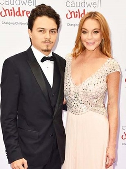 'Cô nàng lắm chiêu' Lindsay Lohan lần đầu xuất hiện bên chồng sắp cưới