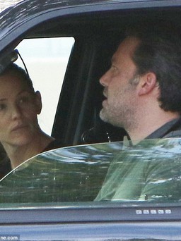Jennifer Garner và Ben Affleck bị bắt gặp cãi nhau