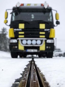 Đường sạc điện cho xe ở Thụy Điển