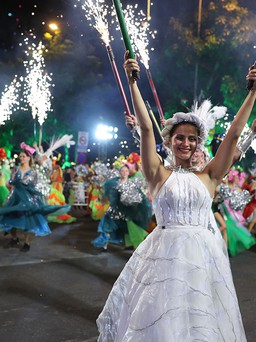 Carnival 'vũ điệu các loài hoa'