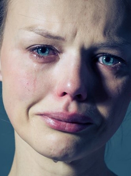 9 lợi ích bất ngờ của việc... khóc mà bạn ít biết