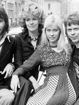 ABBA tái xuất năm 2021 với 5 ca khúc mới và tour diễn thực tế ảo