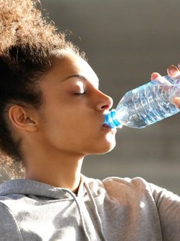 Điều gì xảy ra với làn da khi bạn uống nước mỗi ngày?