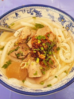 Bánh canh Mỹ Tho 'rẻ nhất' Sài Gòn: 'Đủ ấm bụng cho một bữa ăn'