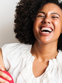 Tại sao bác sĩ khuyên bạn nên cười ít nhất 7 phút mỗi ngày?