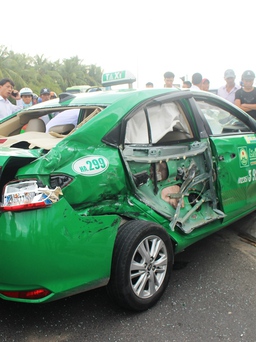 Quảng Nam: Xe tải va chạm taxi Mai Linh, 1 người tử vong, 3 người bị thương